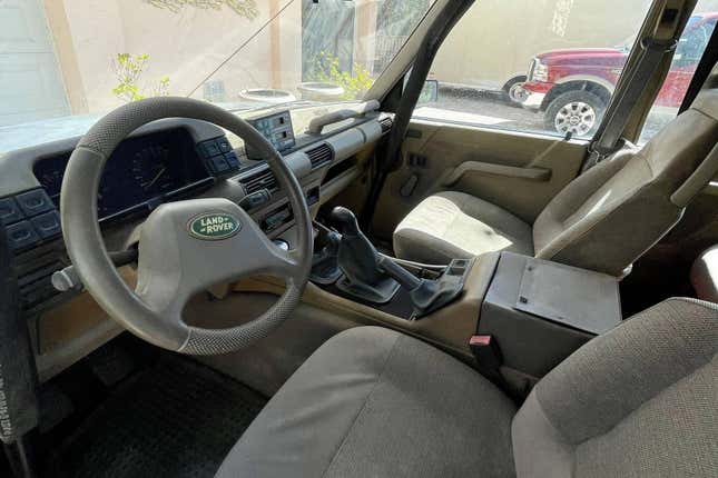 Image for article titled You Can Own A Land Rover Discovery That Actually Survived The Camel Trophy