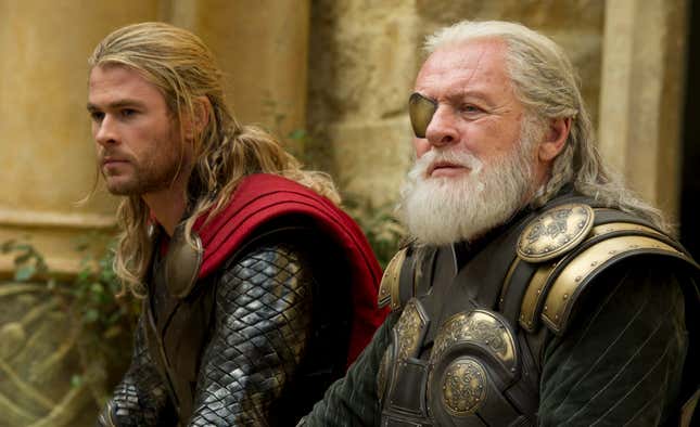 Imagen para el artículo titulado La muerte de Odín iba a ser diferente en Thor: Ragnarok, y el director explica por qué la cambió
