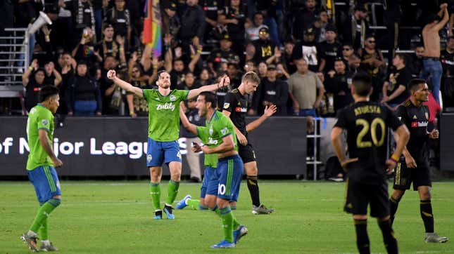 Image for article titled Seattle Sounders Advance To MLS Cup, Rewarding Fans Who Stood Up To Those In Power