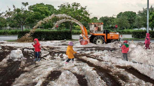 Image for article titled Dirty Slush Machine Provides Children In Florida Taste Of Winter
