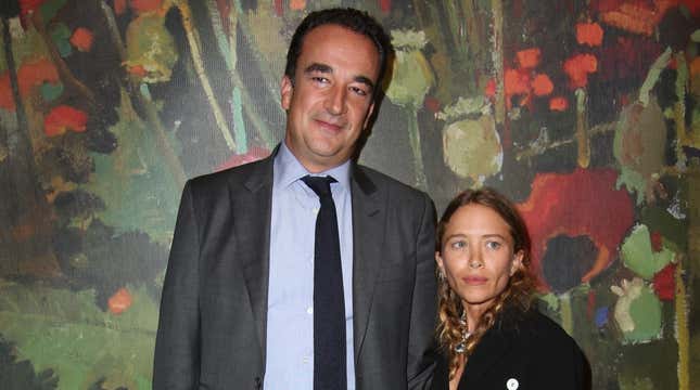 Image for article titled Mary-Kate Olsen&#39;s Prenup Is More &#39;Ironclad&#39; Than Her Cigarette Habit