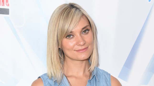 Image for article titled Spencer Grammer Says She&#39;s Doing Fine After Some Guy Slashed Her Arm on Friday