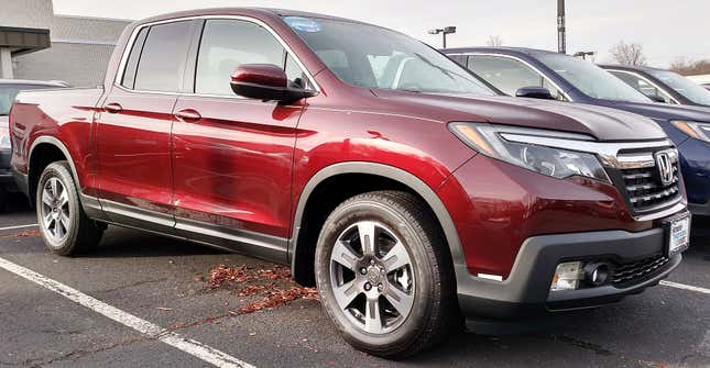Imagen para el artículo titulado Estos son los 10 mejores autos actuales según Consumer Reports, y hay un solo vehículo eléctrico