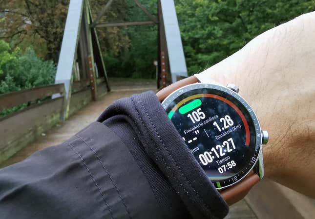 Imagen para el artículo titulado El Huawei Watch GT2 es un reloj deportivo que te enamorará si puedes vivir con su gran fallo de software