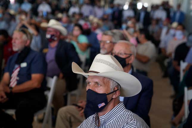 Image for article titled President Trump Ditches Mask as U.S. Death Toll Surpasses 150,000