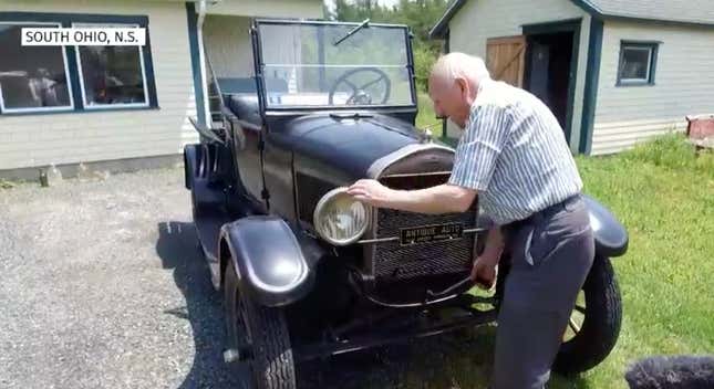 Image for article titled Meet The Canadian Who&#39;s Driven The Same Model T For 70 Years