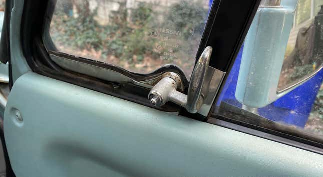 Image for article titled Replacing The Vent Window In My Pao Was A Good Reminder That Rust Hates Us All