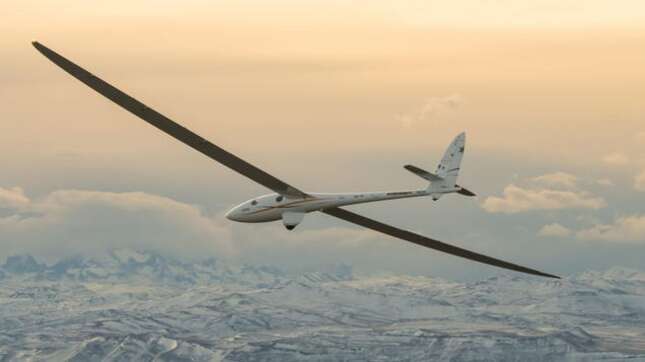 Imagen para el artículo titulado Esto es lo que ven los pilotos del Airbus Perlan cuando vuelan a más de 20 km sobre los Andes