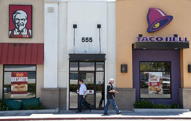 Image for article titled Food fight a fireable offense at Vermont KFC/Taco Bell