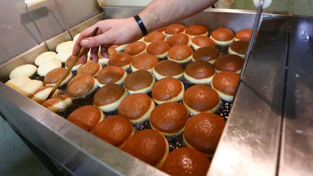 Image for article titled Behold: the fanciest Fat Tuesday pączki in Chicago