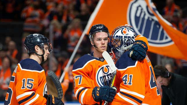 Image for article titled Connor McDavid Is The God Of Late-Night Hockey