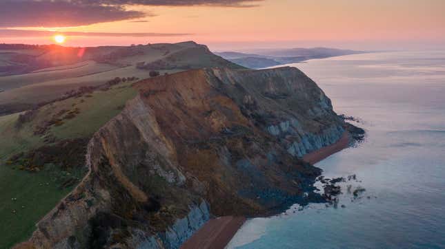 Approximately 4,000 tons of debris fell during the cliff collapse.