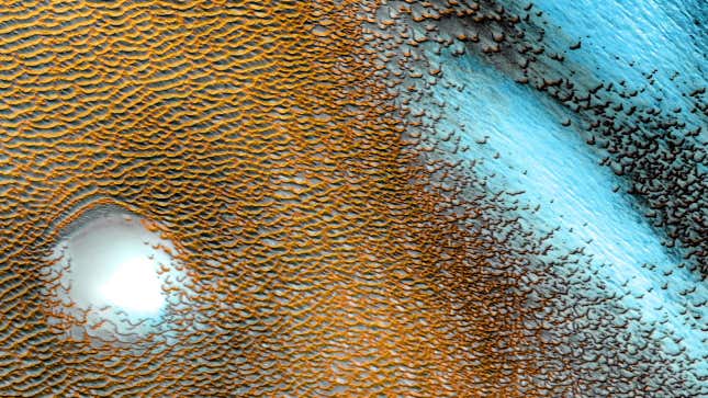 Detalle del mar de dunas que rodea el casquete polar marciano.