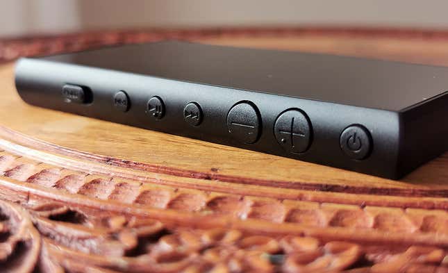 The control buttons on the side of the NW-A105 are really comfortable.