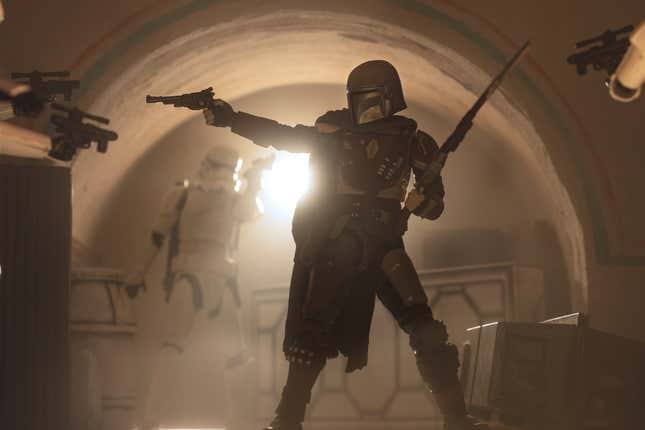 Imagen para el artículo titulado Esta cuenta de Instagram crea imágenes increíbles de Star Wars con los juguetes de la saga