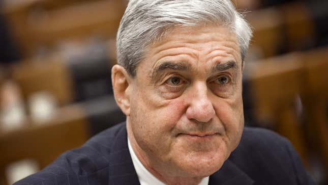 Image for article titled Exhausted Robert Mueller Turns Off Phone To Give Himself Breather From Russia Probe News Over Holiday Break