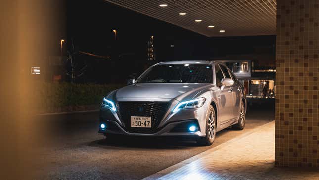 Image for article titled The 2019 Toyota Crown Is the RWD Japanese Luxury Cruiser the Avalon Should’ve Been