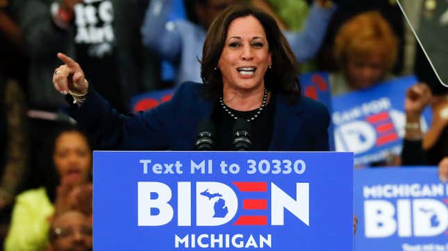 Image for article titled Kamala Accepts This Rose