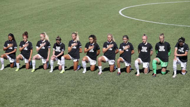 Members of the Portland Thorns take a knee during the National Anthem on Saturday. Image: @NWSL Twitter