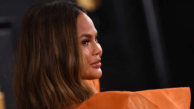 Image for article titled Chrissy Teigen&#39;s Tragic Pregnancy Loss Spurs Trolls and Assholes to Run Their Mouths