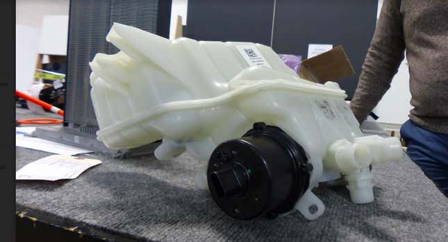 Image for article titled The Tesla Model 3 'Superbottle' Easter Egg Is a Fascinating Packaging Solution