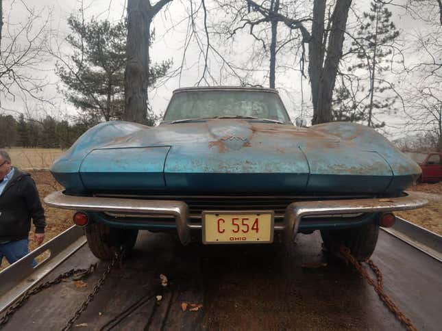 Imagen para el artículo titulado En este campo hay una flota de Ferraris abandonados desde hace una década, y no es un caso único