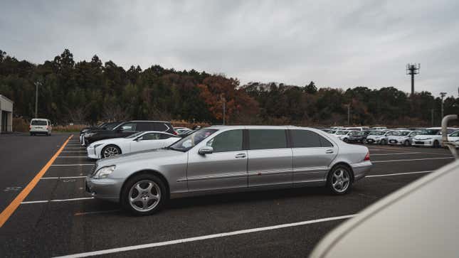 Image for article titled Inside Japan's Biggest Used Car Auction