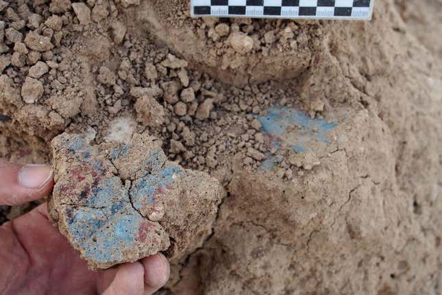 Imagen para el artículo titulado La sequía revela un palacio perdido perteneciente a una misteriosa civilización en Irak