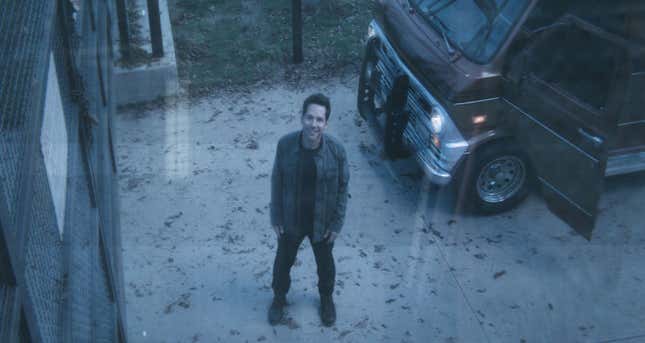 Ant-Man, rescatado por una rata. Never forget.