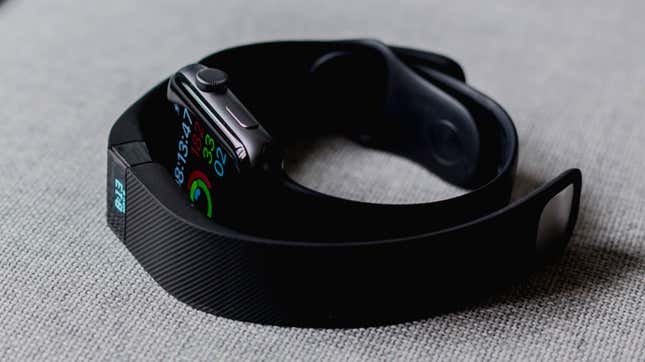 Image for article titled How to Have a Healthy Relationship With Your Fitness Tracker
