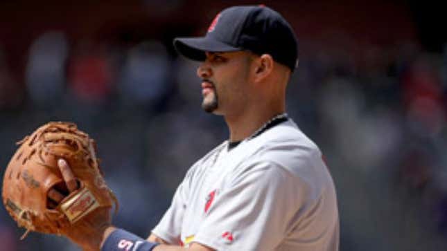 Image for article titled Base Runners Agree Albert Pujols Most Awkward First Baseman To Talk To