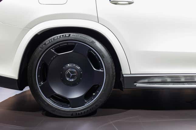 Image for article titled The 2021 Mercedes-AMG GLS 63 Is A 603 Horsepow—Oh My God, Look At Those Wheels