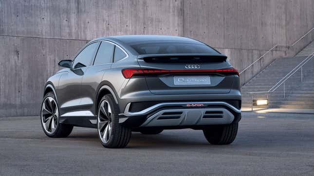 Imagen para el artículo titulado Audi presenta el nuevo Q4 Sportback e-tron, un espectacular SUV eléctrico que incluye realidad aumentada
