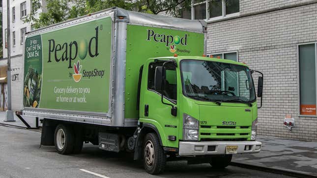 Image for article titled Peapod ceases Midwest delivery, making “hired delivery drivers” a quaint relic of past