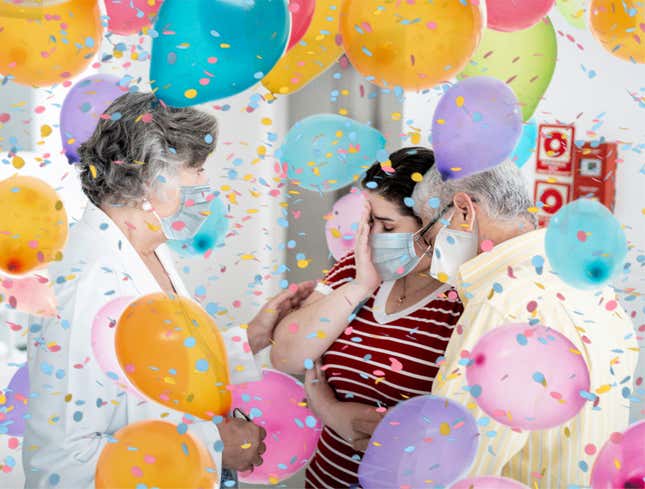 Image for article titled Balloons, Confetti Fall Onto Grieving Family As Grandmother Becomes 500,000th Covid Death