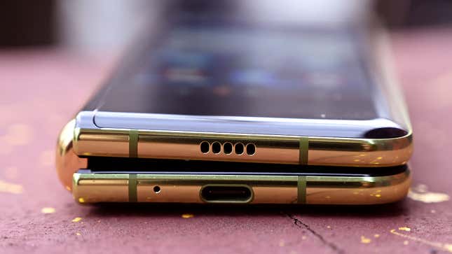 Image for article titled The Samsung Galaxy Fold Is a Flawed Start to Something Amazing