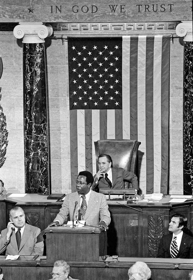 Image for article titled The life of Hank Aaron in photos