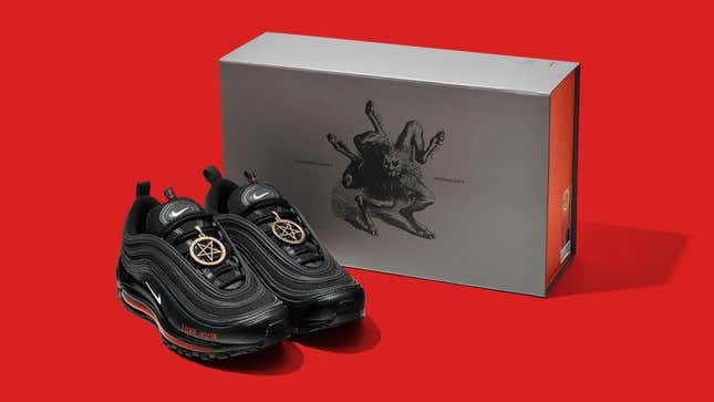 Imagen para el artículo titulado Nike inicia una demanda contra las “zapatillas satánicas” que llevan su logo e incluyen una gota de sangre humana