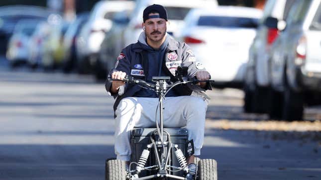Image for article titled Sad Former Reality TV Star Rides His Beer Kart Into the Sunset