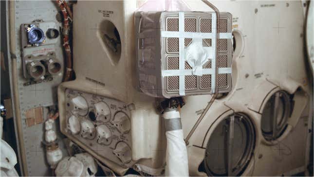 Imagen para el artículo titulado Houston, tenemos un problema: el invento que salvó la vida a los astronautas del Apolo 13