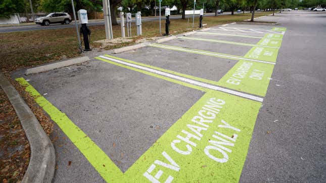 Image for article titled The U.S. Can Get to All Electric Vehicles by 2035