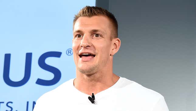 Image for article titled Rob Gronkowski Tells Behavioral Neuroscience Ph.D. That CTE Is &quot;Fixable&quot; Because He &quot;Fixed&quot; His Own