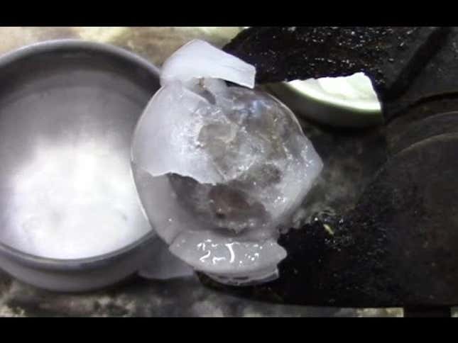Super-Cooled Nickel Ball Is Even Better Than Red Hot Nickel Ball