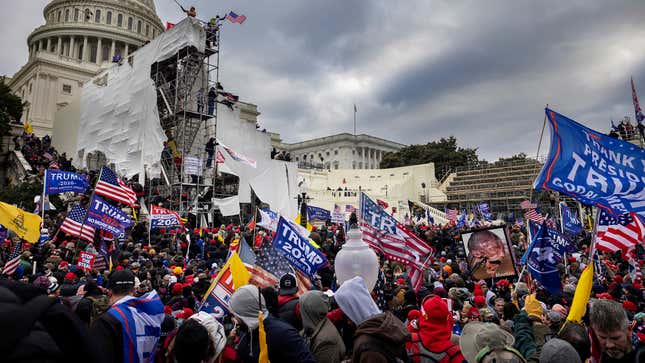 Image for article titled Police Union Honors Law Enforcement Officers Injured Carrying Out Capitol Attack