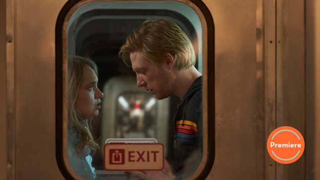 In the <i>Run </i>series premiere, two former flames escape their lives on a train