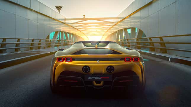 Image for article titled The Ferrari SF90 Spider Makes 986 HP And Can Retract Its Top In 14 Seconds