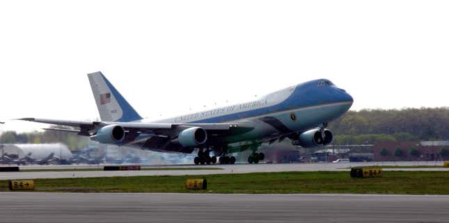 One of the VC-25As lands in Toledo, Ohio.