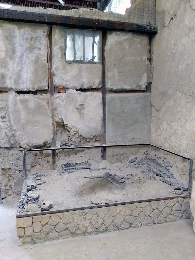 The room in which the preserved brain was found.