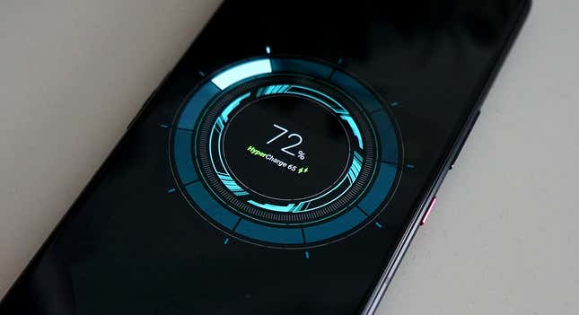Imagen para el artículo titulado Asus ROG Phone 5: el teléfono más potente del mercado no solo es interesante para gamers