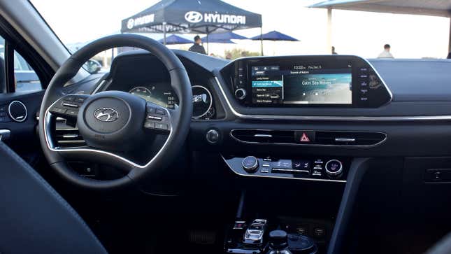 Image for article titled The 2020 Hyundai Sonata Is An Everyday Sedan Without The Everyday Looks